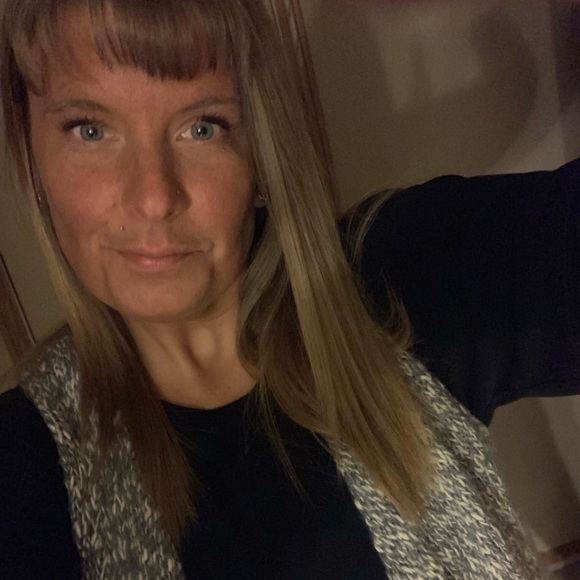 Meet your Posher, Katie - Picture 1 of 1